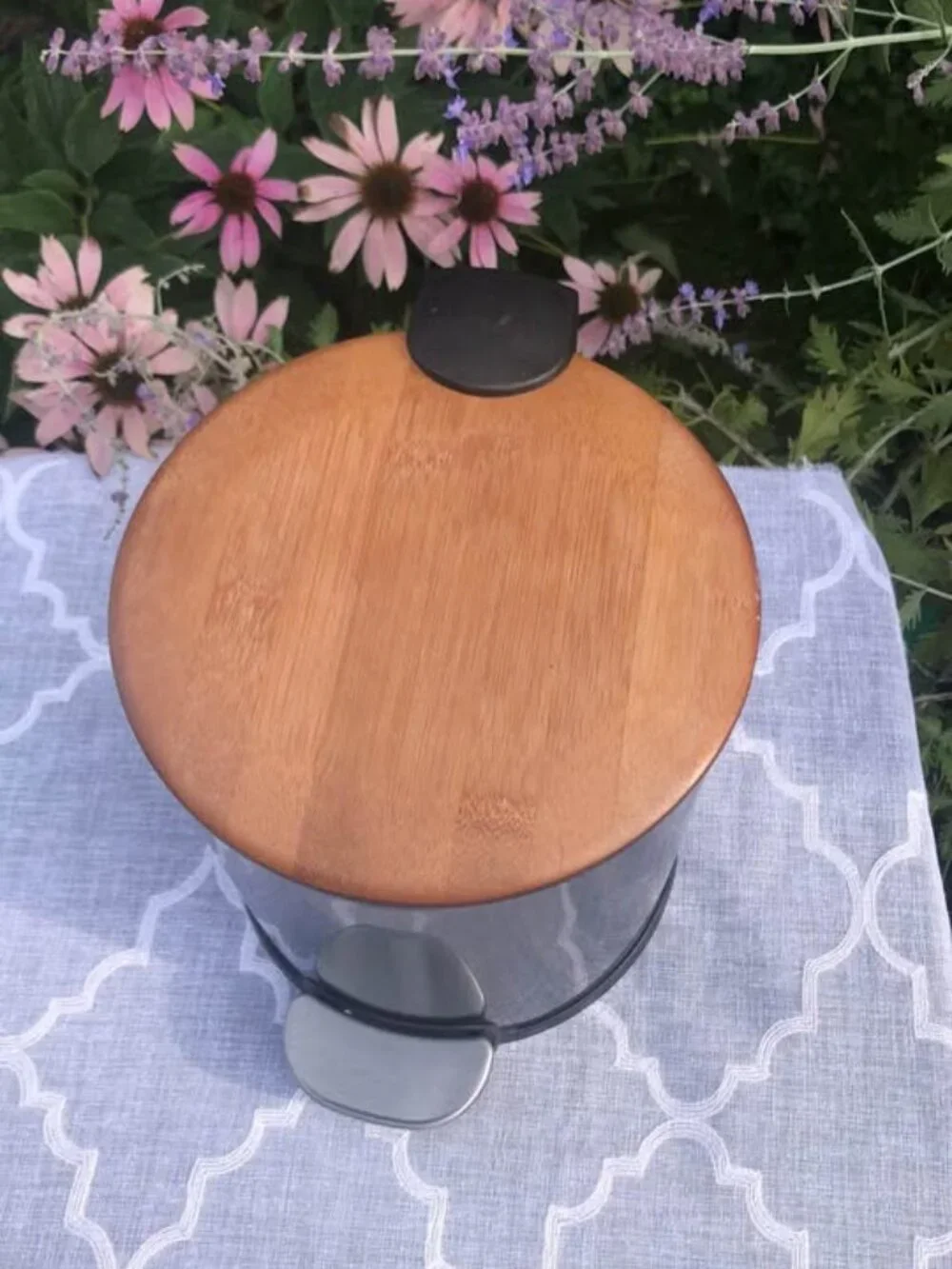Metal counter top compost container can black with wood lid , removeable inside